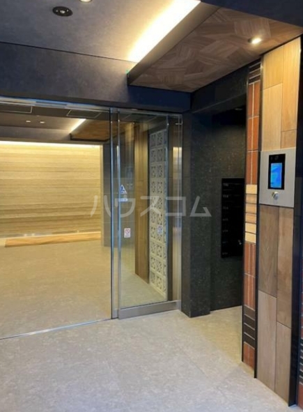 13/23 エントランス