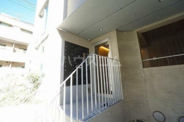 19/29 エントランス