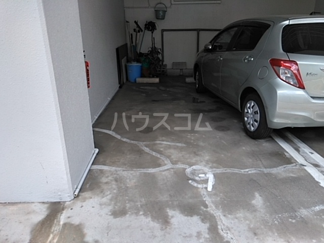 21/29 駐車場