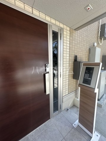 27/30 エントランス