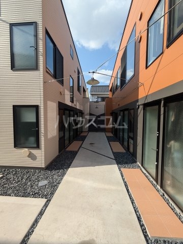 22/25 エントランス