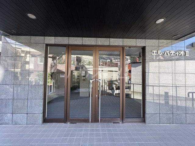 21/23 エントランス