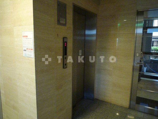 17/27 エントランス