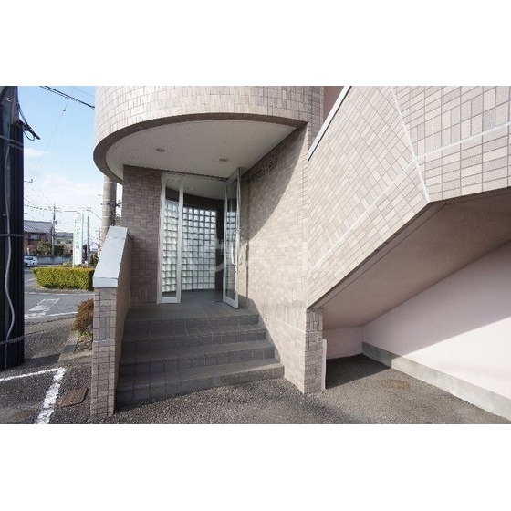 17/20 エントランス