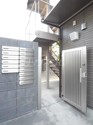 2/4 エントランス