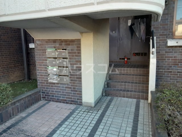 13/19 エントランス