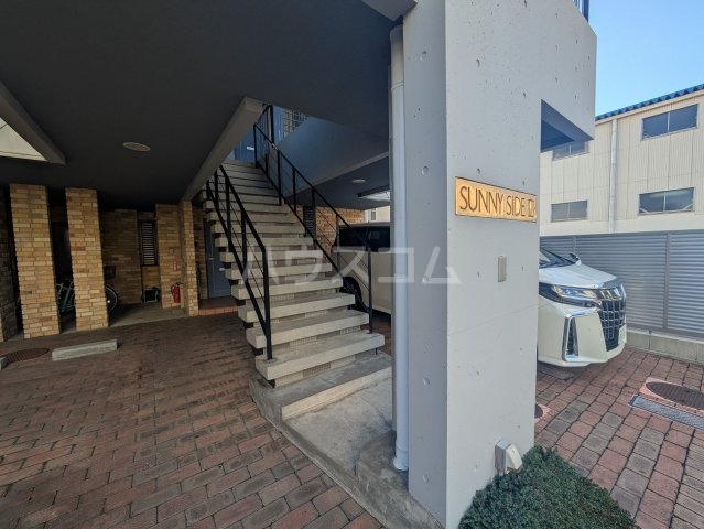 25/30 エントランス