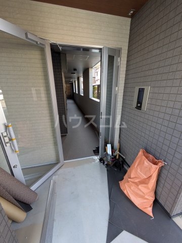 2/4 エントランス