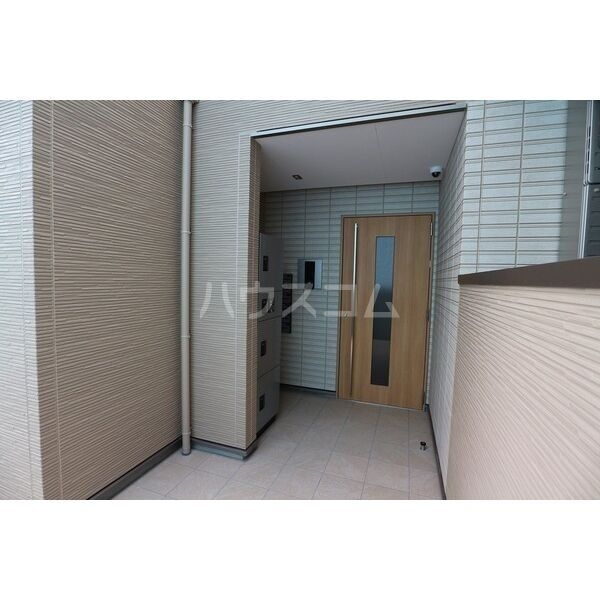 16/19 エントランス