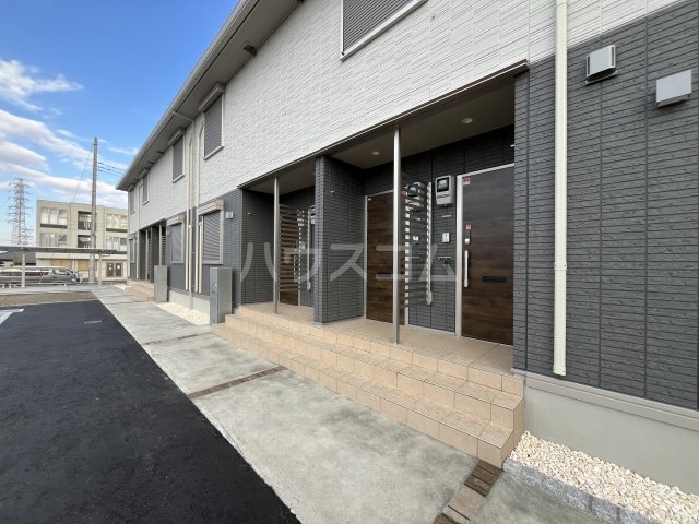 22/30 エントランス