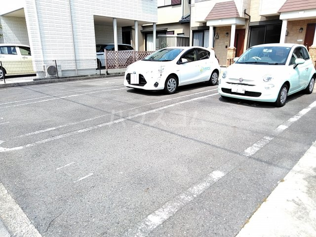 28/30 駐車場