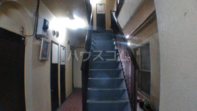 21/29 エントランス