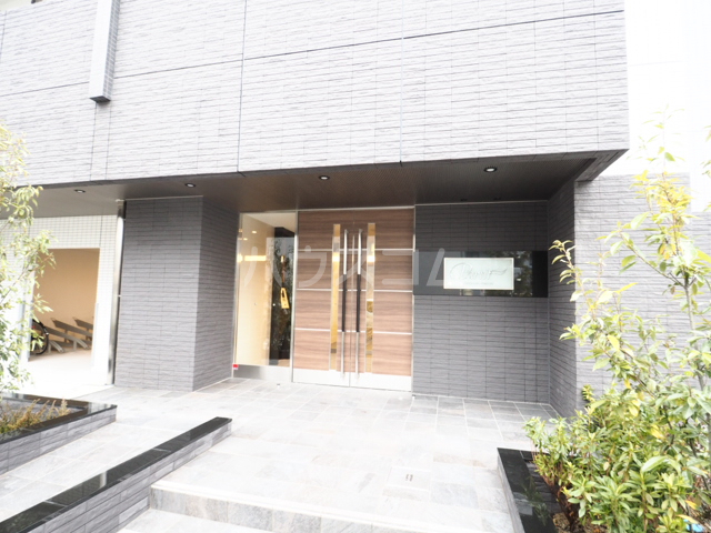 27/30 エントランス