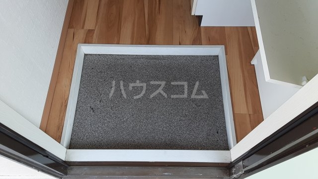 16/30 玄関