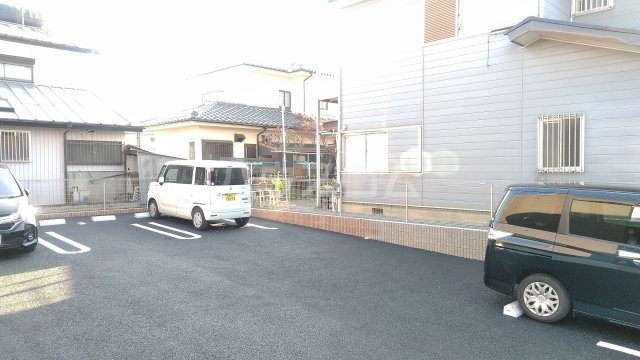 28/30 駐車場