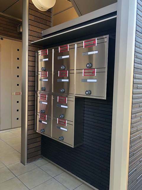 27/30 エントランス