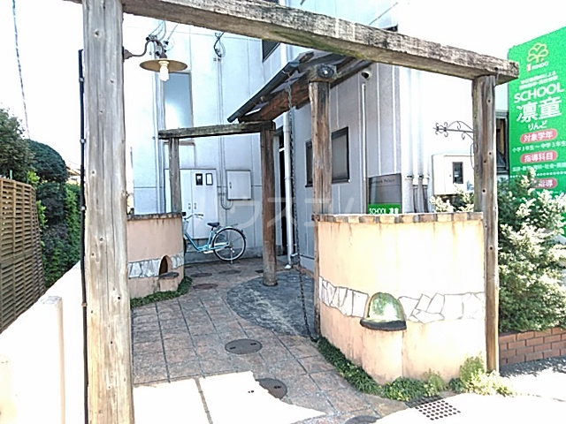 21/28 エントランス