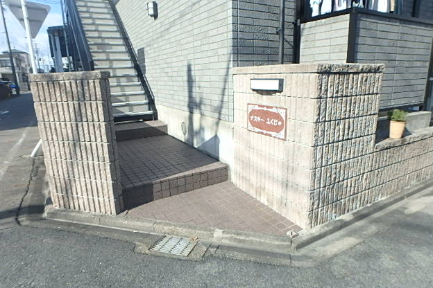 22/30 エントランス