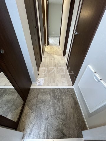 13/29 玄関