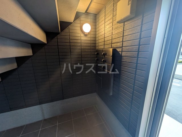 21/30 エントランス