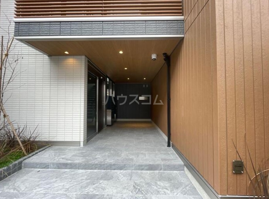 15/22 エントランス