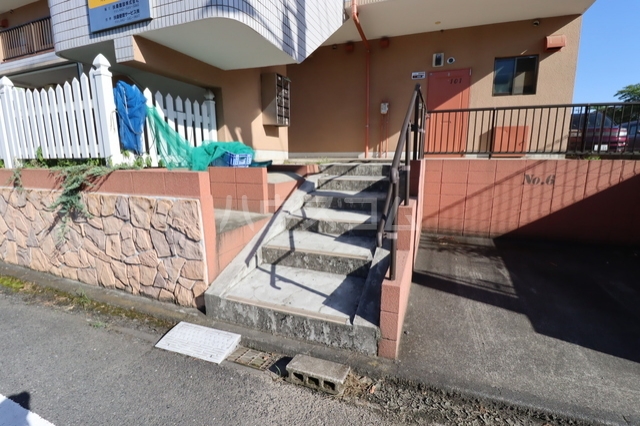 19/29 エントランス