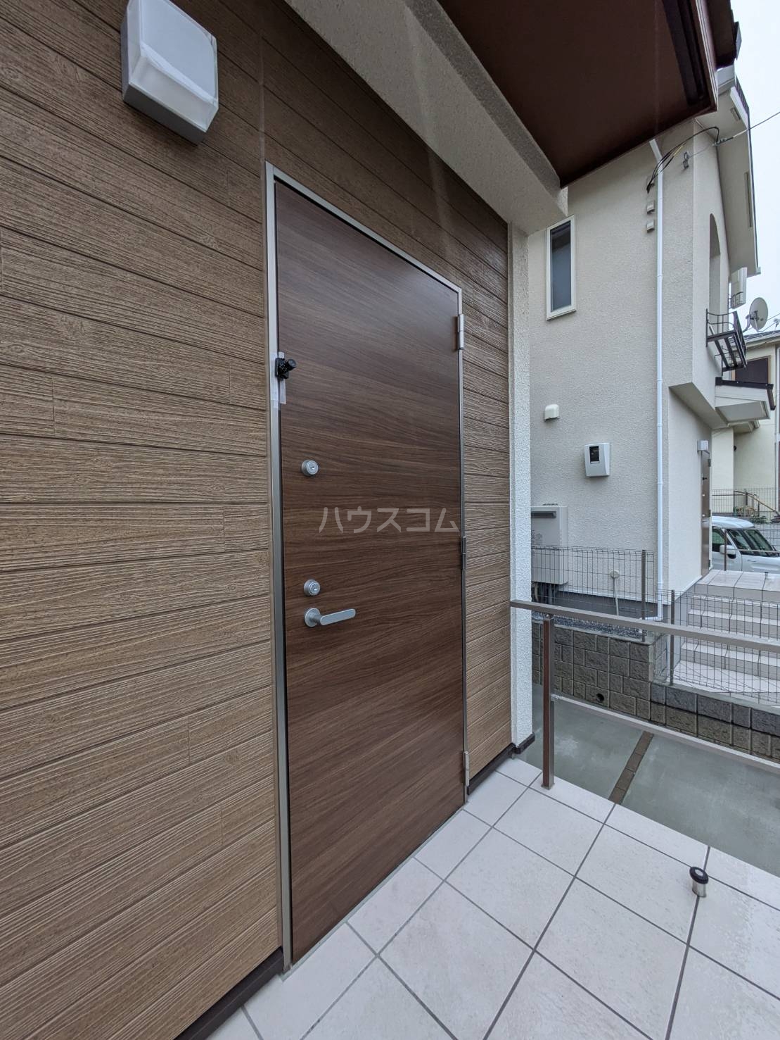 27/30 エントランス