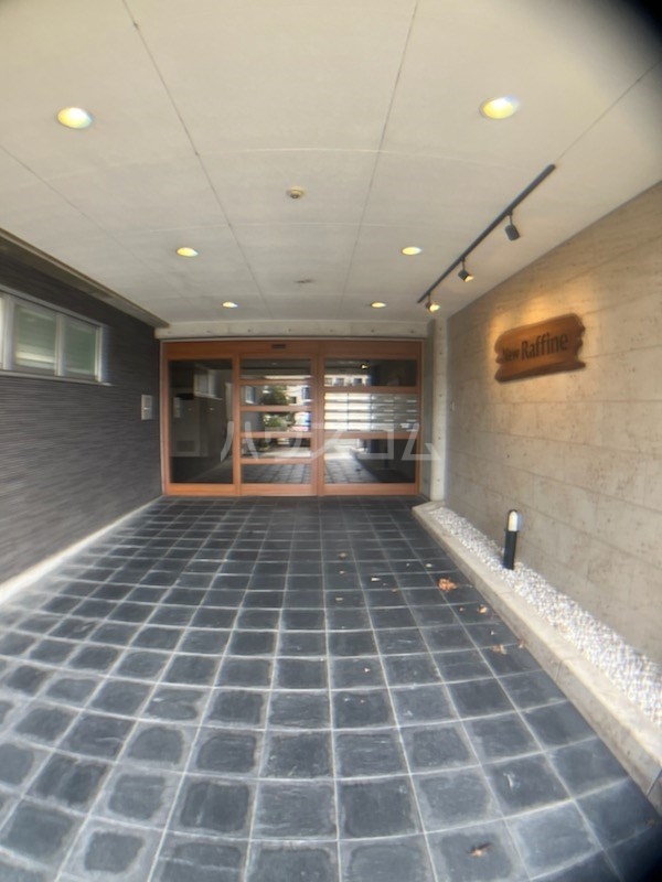 16/24 エントランス