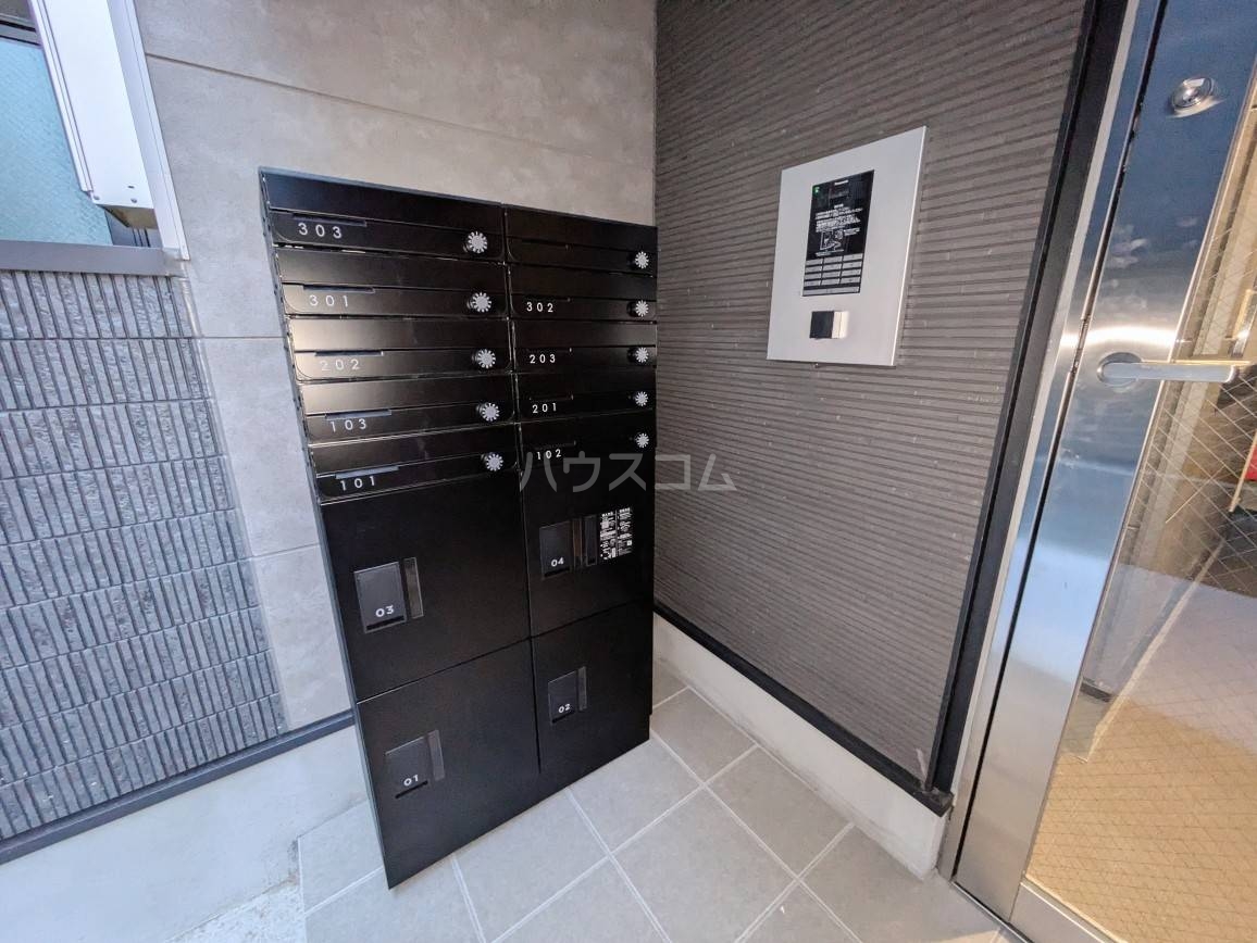 28/30 エントランス