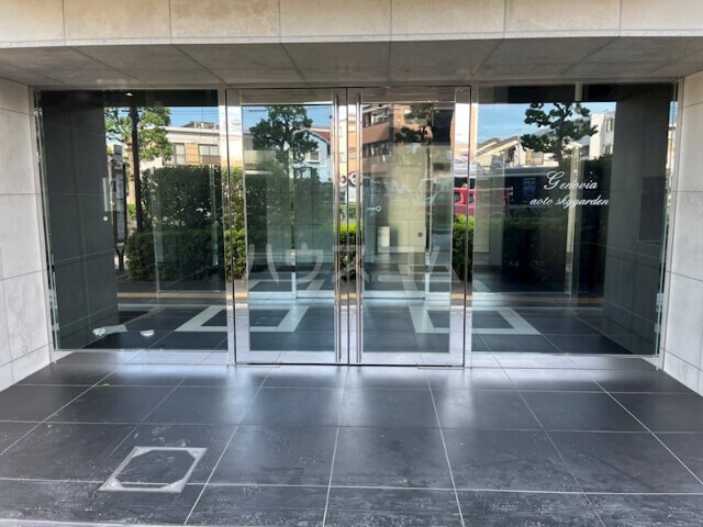 15/26 エントランス