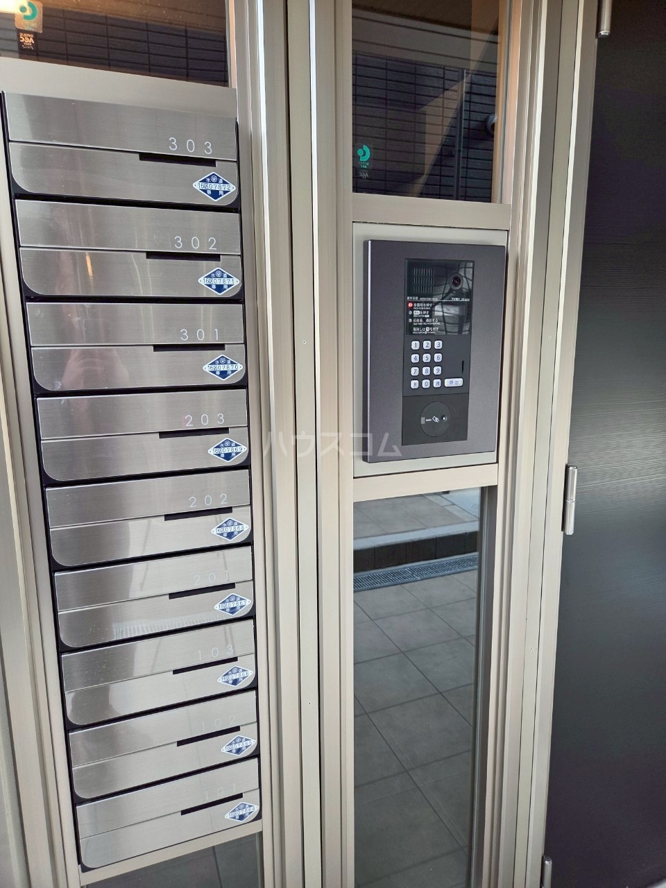 18/28 エントランス