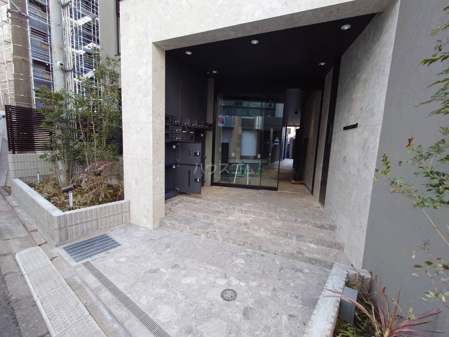 29/30 エントランス