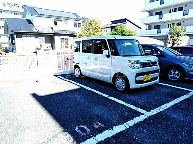 28/30 駐車場