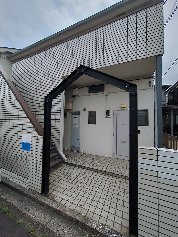 24/30 エントランス