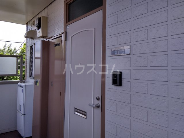 23/30 エントランス