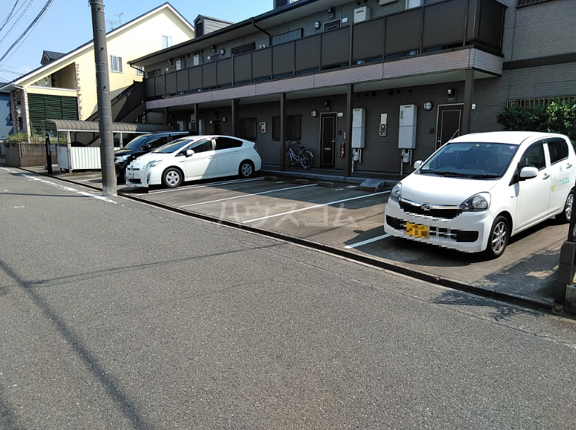 26/30 駐車場