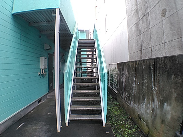 21/30 エントランス