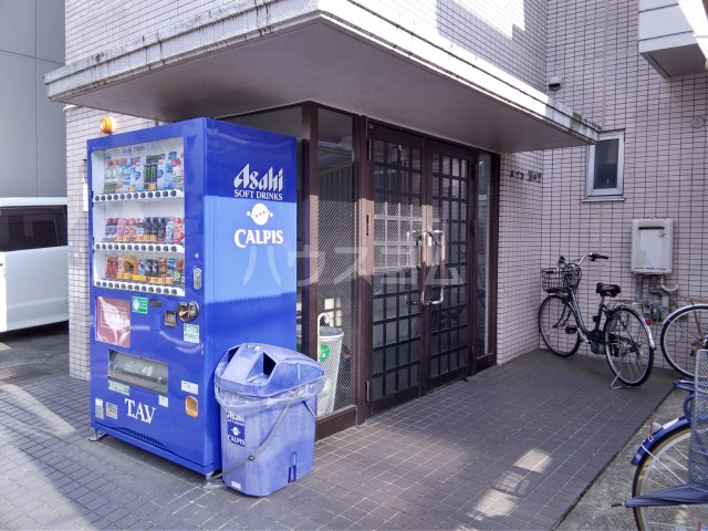 28/30 エントランス