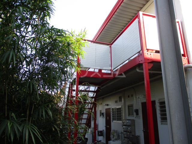 18/22 エントランス