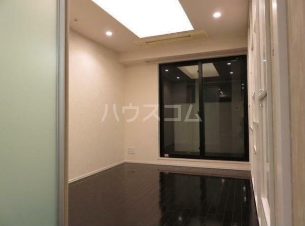 19/23 エントランス