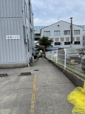 21/30 エントランス