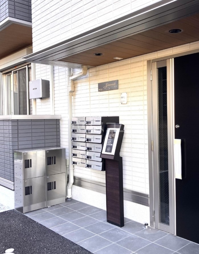 19/29 エントランス