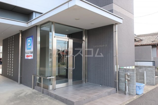 28/30 エントランス