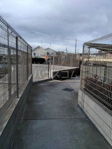23/28 駐車場