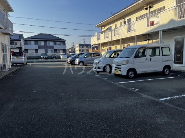 18/23 駐車場