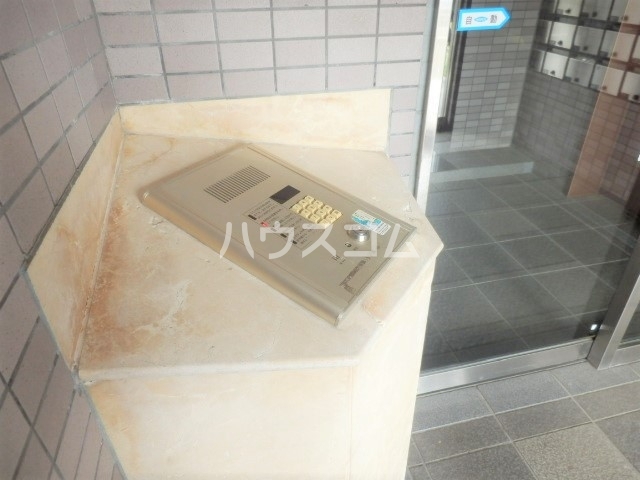 19/26 エントランス