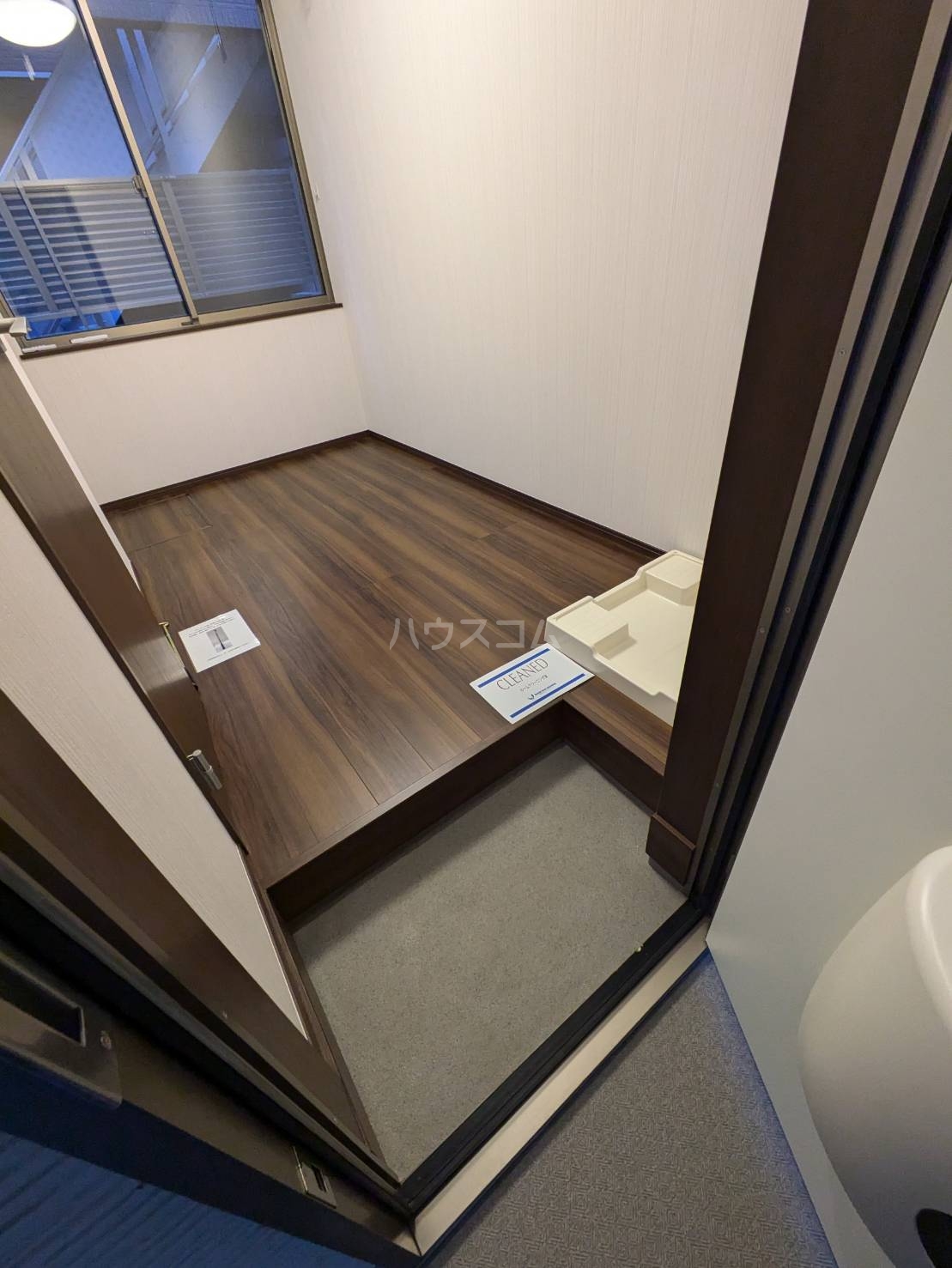 23/29 エントランス