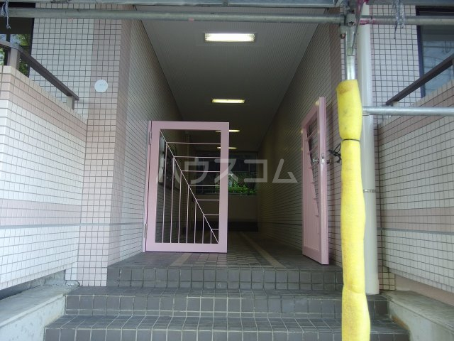 25/30 エントランス