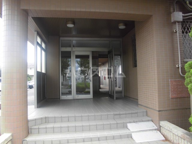 24/30 エントランス