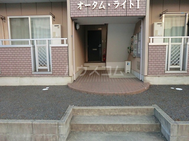 14/15 エントランス